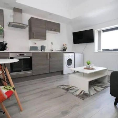 Luxury Redefined:Cardiff 1-Bed Apartment Luaran gambar