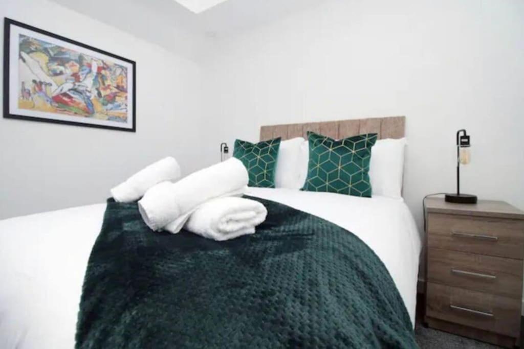 Luxury Redefined:Cardiff 1-Bed Apartment Luaran gambar