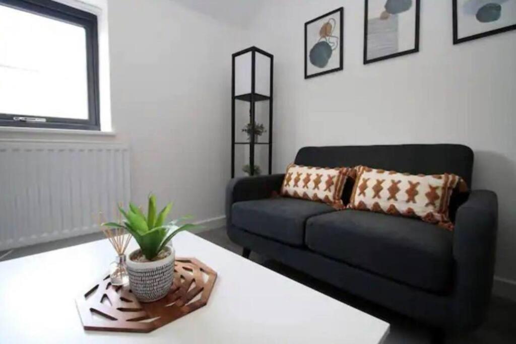 Luxury Redefined:Cardiff 1-Bed Apartment Luaran gambar